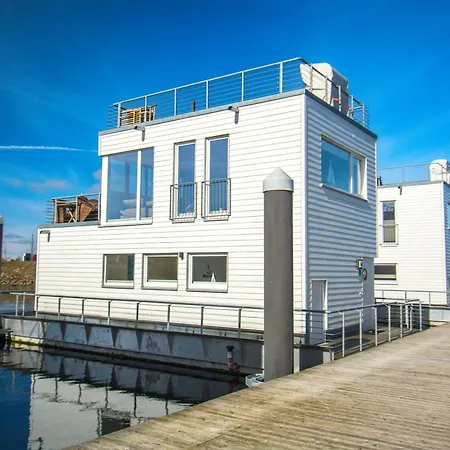 Schwimmendes Haus An Bord 2 - * 올페니츠