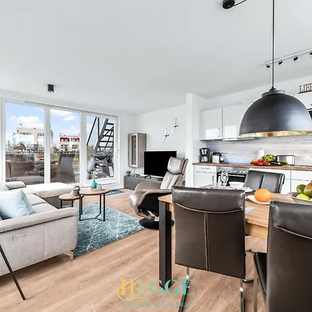 Schwimmendes Haus An Bord 2 -