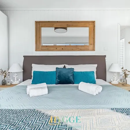 Schwimmendes Haus An Bord 2 -