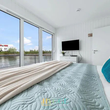Ferienhaus Schwimmendes Haus - An Bord Zwei Olpenitz
